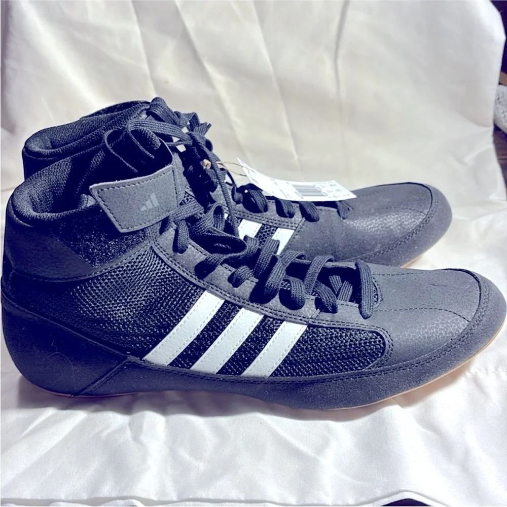 adidas men’s Aq3325 Wrestling Shoes, Black size 11 NWT‎